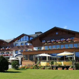 4* Hotell Airporthotel - Am Airport